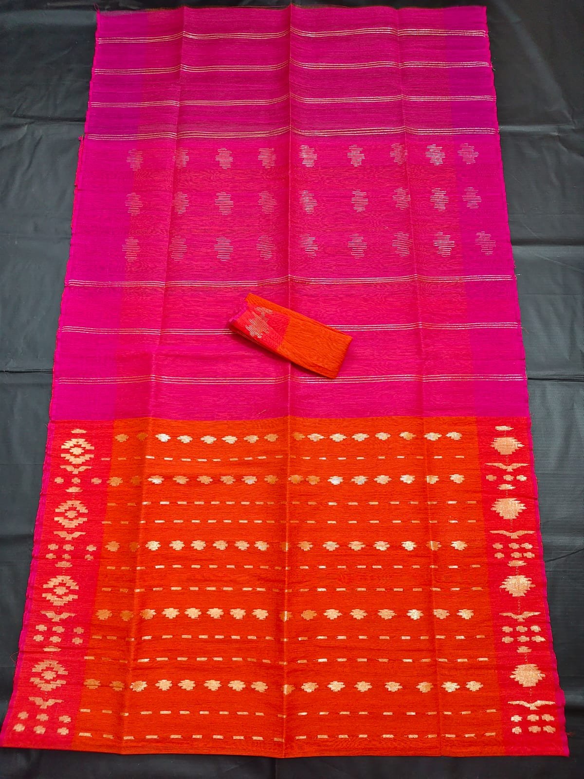 magenta jamdani saree with blouse piece magenta jamdani saree with blouse piece