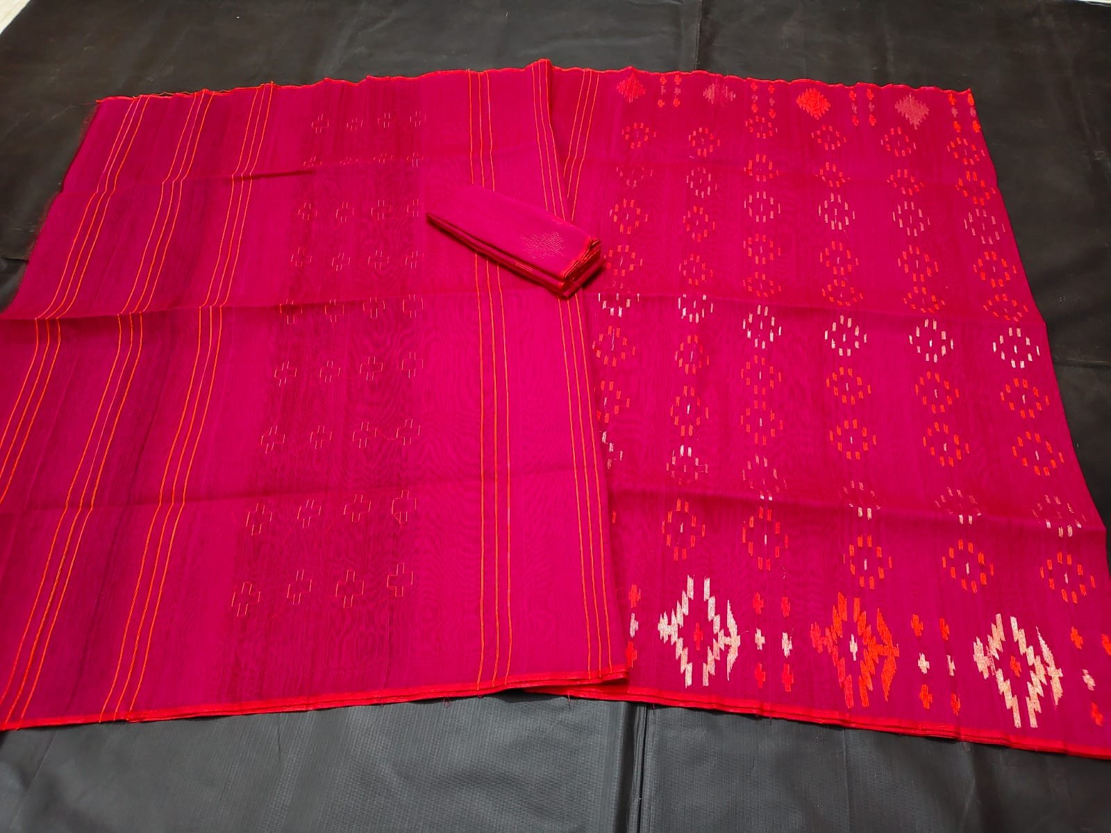 meron jamdani saree with blouse piece meron jamdani saree with blouse piece